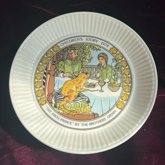 9 Vintage Porcelain Brothers Grimm Fairytails Plates